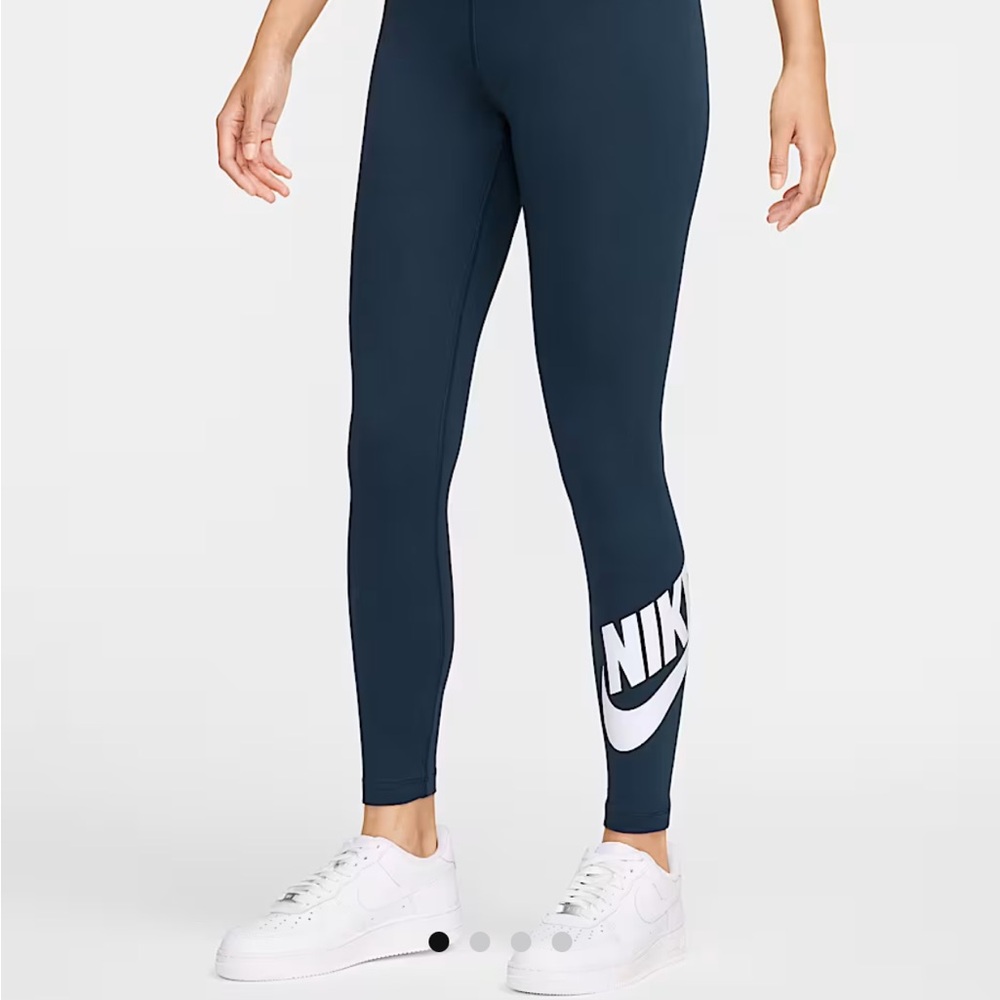 NWOT Nike Leggings